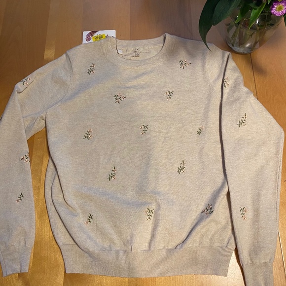 Chelsea & Violet Sweaters - New! Chelsea & Violet Embroidered Floral Sweater